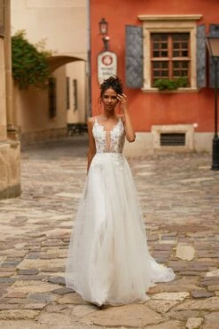 Lidia Gown -Alamour The Label Shop 39 26a1dbc6 f7ce 4f8a a877 5b463de75c37