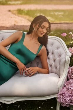 Jennifer - Emerald 13 Jennifer - Emerald -Alamour The Label Shop 42 c6b1c971 283d 47bd b4f0 8adf6fd21f0b