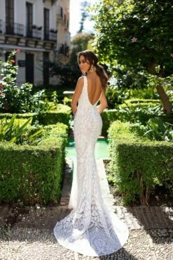 Luriana - White -Alamour The Label Shop 52 3cf1bcc8 4651 413e be04 7b9dfdc1fe8f