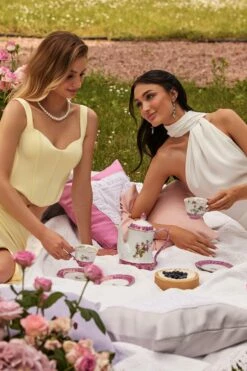 Sofia - White -Alamour The Label Shop 60 bb59c980 ecd5 4573 96ab 964455af8694