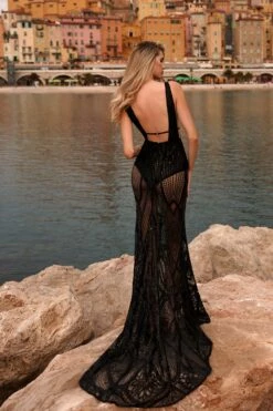 Regina - Black -Alamour The Label Shop 89 96ca0ef3 f52e 4486 9425 be0bca789720